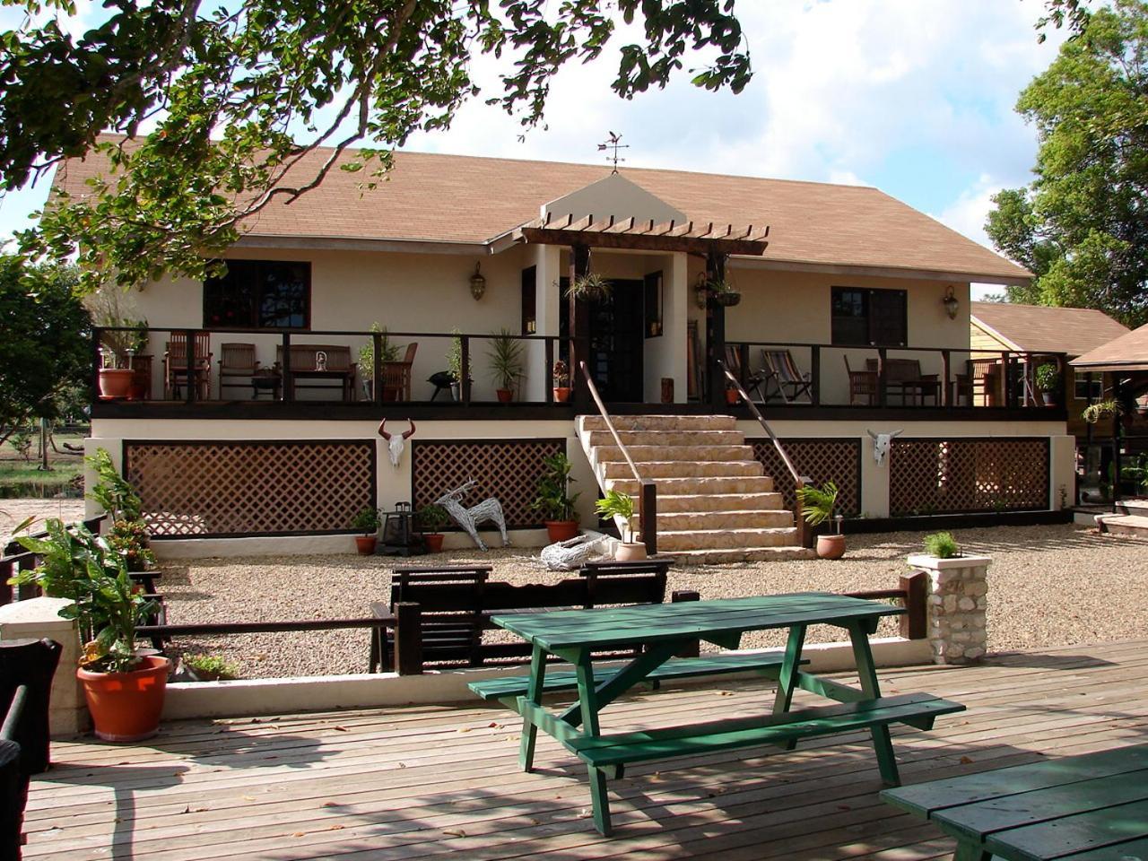 Crooкed Tree Lodge Belize Crooked Tree Buitenkant foto