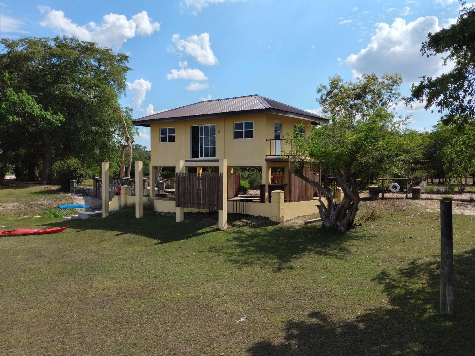 Crooкed Tree Lodge Belize Crooked Tree Buitenkant foto